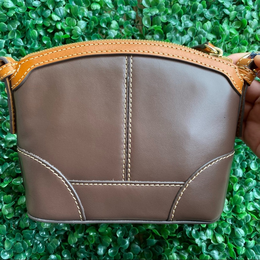 Dooney and Bourke convertible crossbody bag - Picture 2 of 5